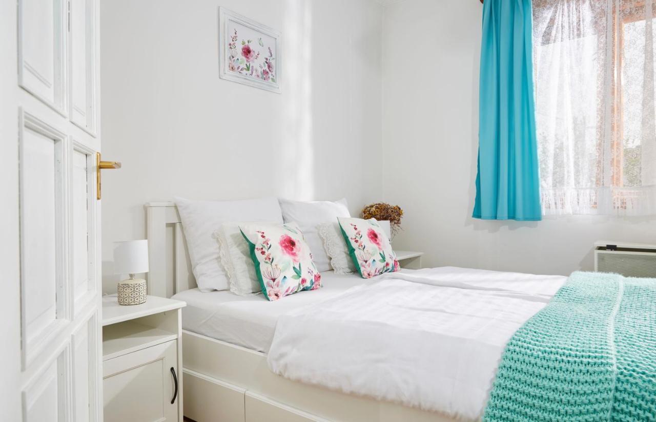 Szarka Vendeghaz Es Pince Apartment Mad Luaran gambar
